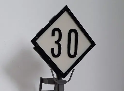 TIV lumineux à l'échelle 1/11